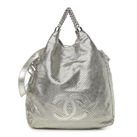 CHANEL Glazed Calfskin Perforated Medium Rodeo Drive Tote 